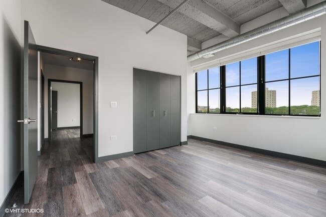 Building Photo - 2101 S Wabash Ave