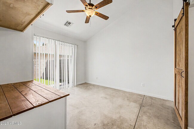 Building Photo - 505 N 16th Ave