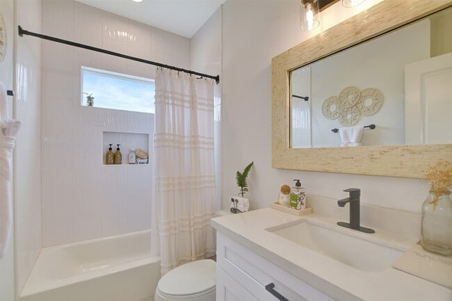 Building Photo - 1106 Paul Quinn St