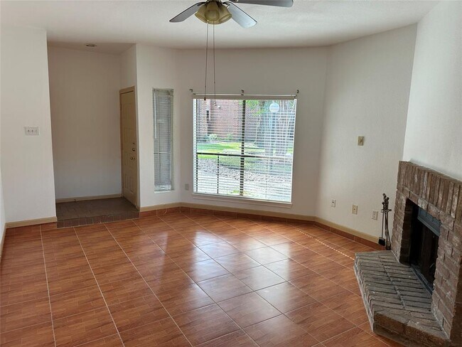 Building Photo - 3150 Walnut Bend Ln
