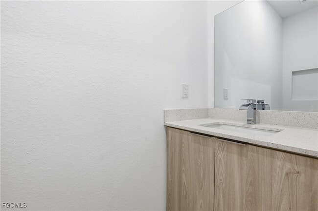 Building Photo - 1087 Rugby Cir