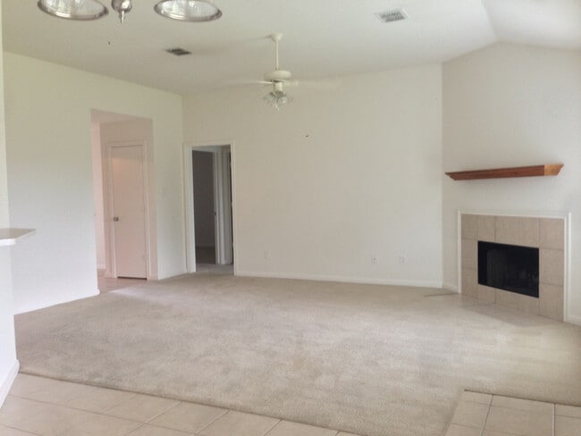 Building Photo - 3BR / 2BA Duplex in Hewitt, Texas | Midway ISD