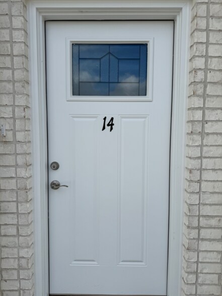 Primary Photo - 1810 Atrium Pl Dr
