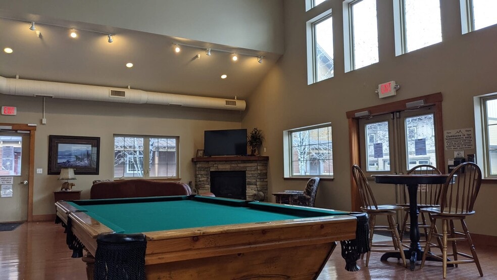 Pool Table/ Rec Room - 128A Hawthorne Ct