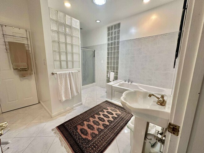 Building Photo - 2403 Shreve Hill Rd