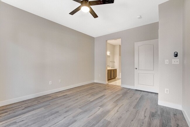 Building Photo - Upgraded First-Floor Condo in a Gated Summ...