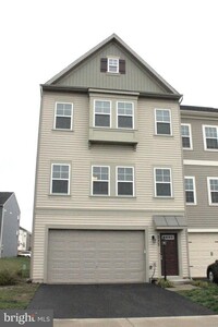 Building Photo - 232 Parkland Dr