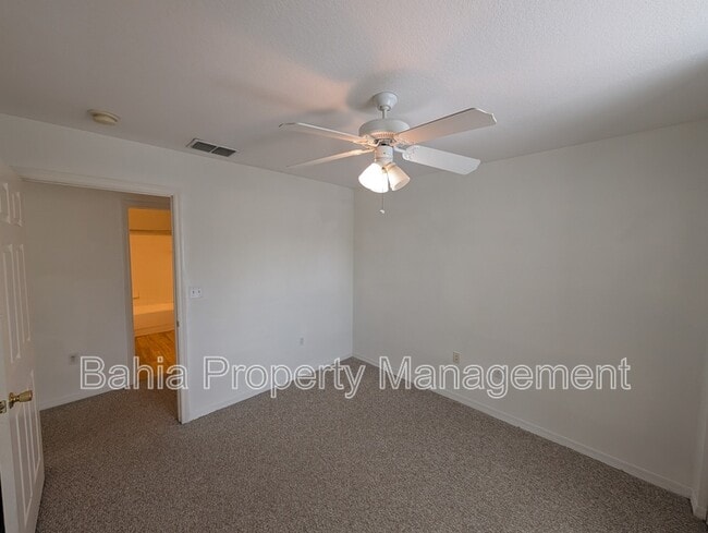 Building Photo - 10562 Windsor Lake Ct