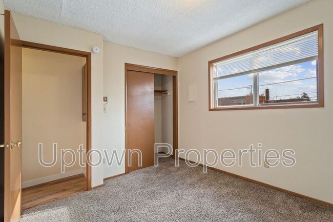 Building Photo - 8069 NE Flanders St