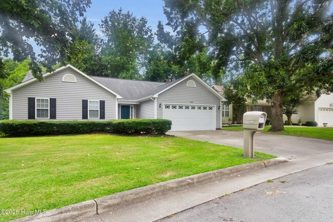 Building Photo - 146 Monterey Cir