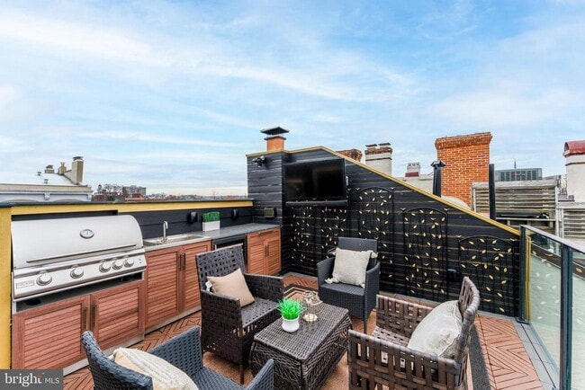 Building Photo - 810 Prince St