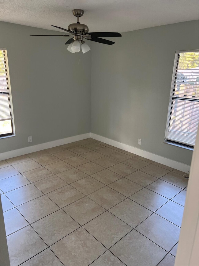 Building Photo - 500 NE 34th St