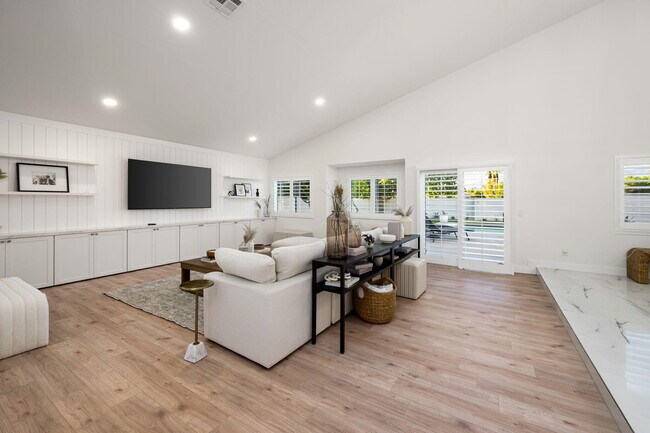 Building Photo - 76817 Manor Ln