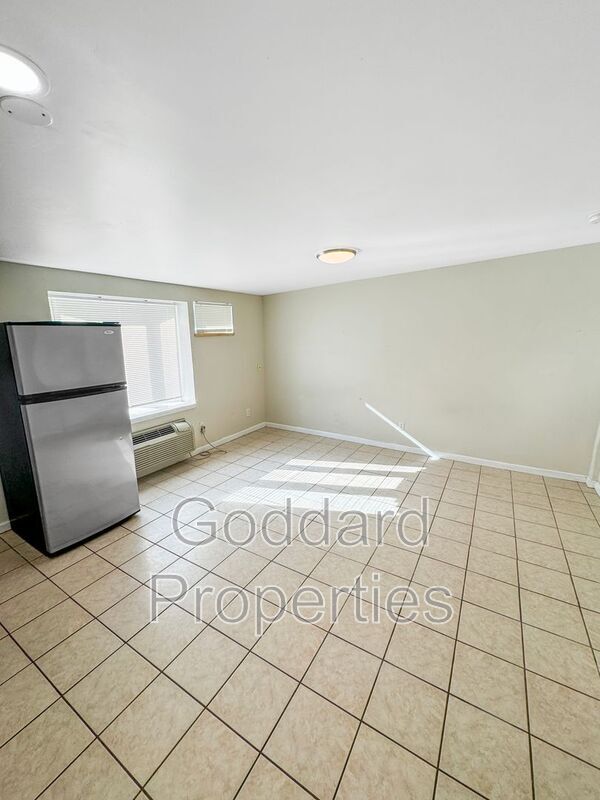 Building Photo - 1436 Light St