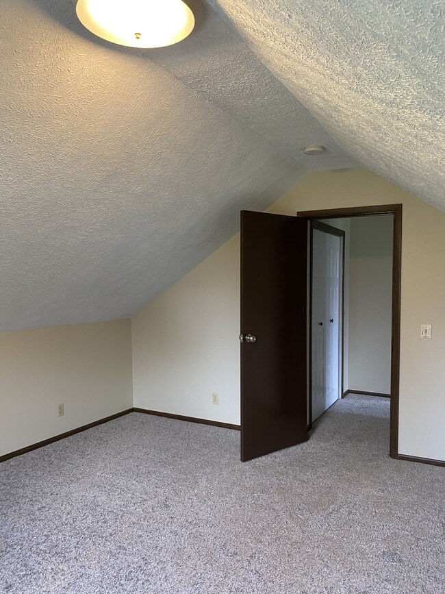 Building Photo - 12460 Collins-Arbogast Rd