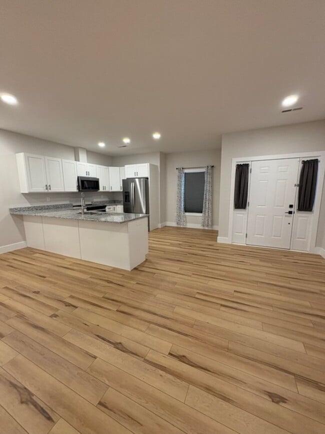 Building Photo - 1038 Patriot Landing Dr