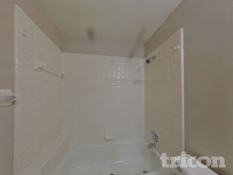 Building Photo - 2680 Chatham Cir