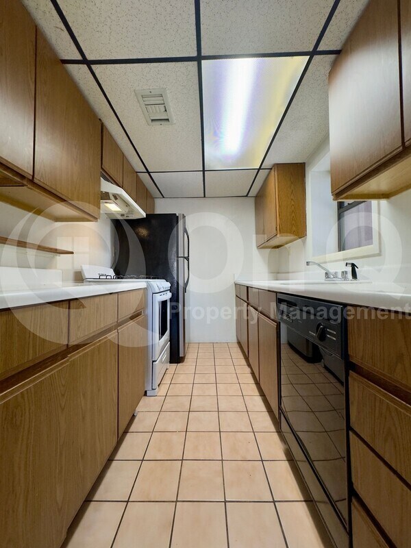 Building Photo - 2701 North Orchard Avenue