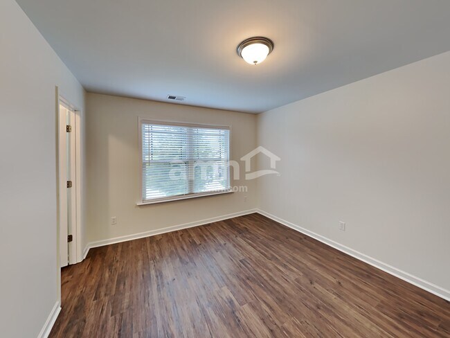 Building Photo - 514 Crestmont Ln