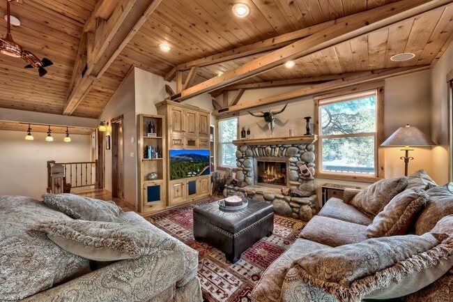 Building Photo - Monthly Summer/Winter Rental