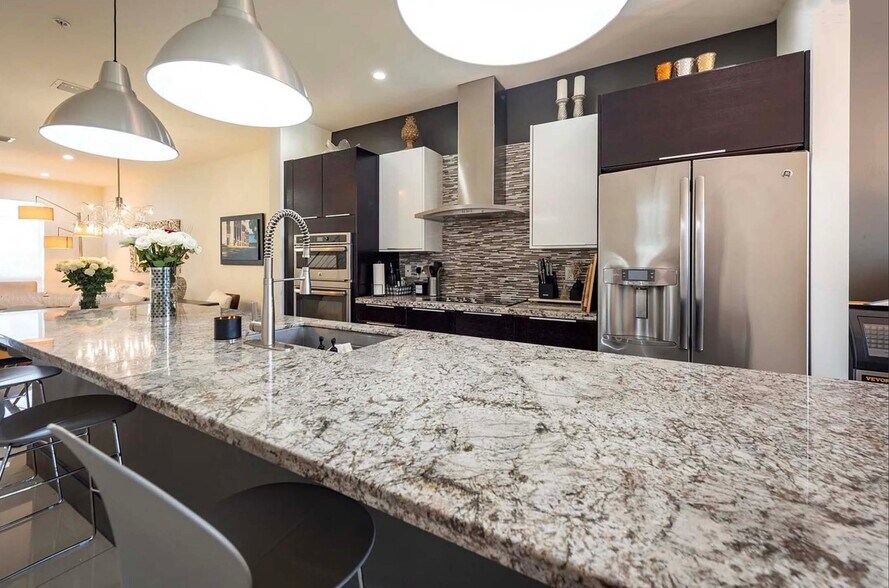 Kitchen - 10260 NW 63rd Ter