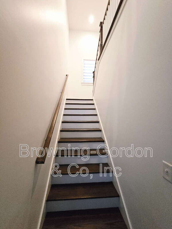 Building Photo - 6539 Thunderbird Dr