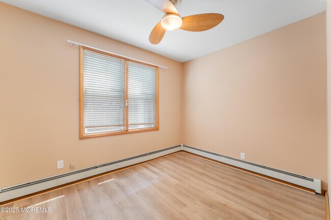Building Photo - 656 Boulevard
