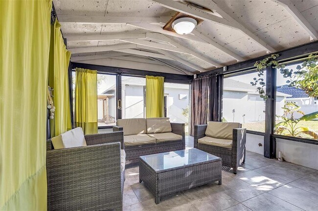 Building Photo - 4 La Mancha Dr