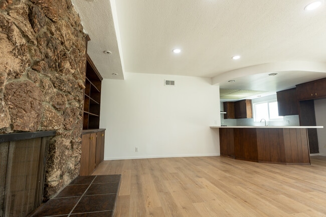 Building Photo - 1855 Alpha St