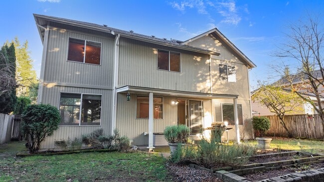 Building Photo - Spacious 4-Bed Home in East Meridian