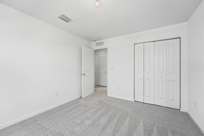 Building Photo - 10461 NW Suncrest Lp