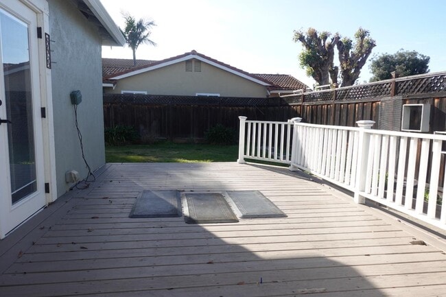 Building Photo - 3195 Edenbank Dr