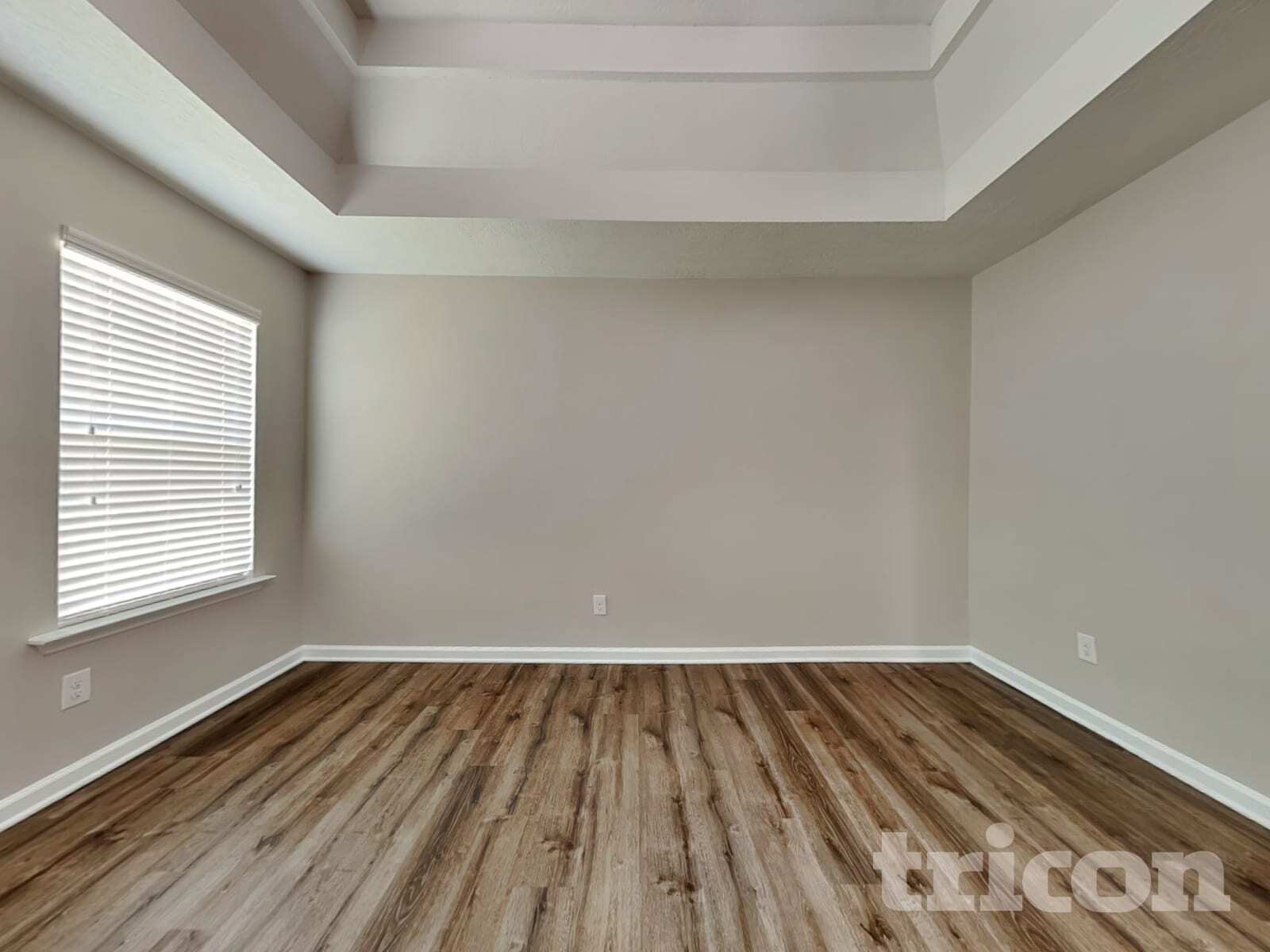 Building Photo - 1329 Royal Oak St