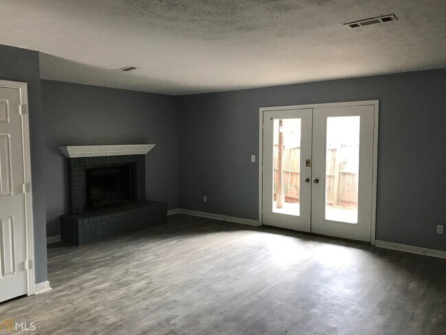 Building Photo - 4469 Golf Vista Cir