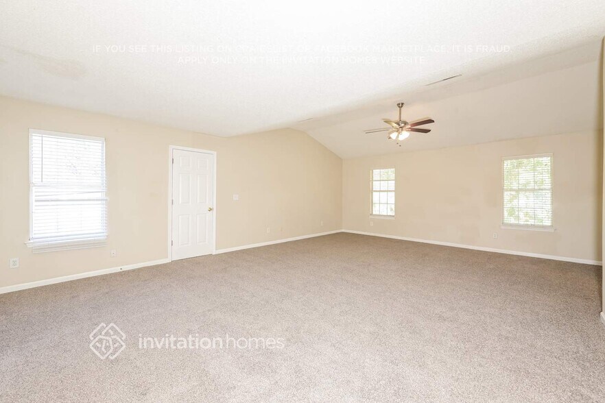 Building Photo - 597 Lakewater View Dr