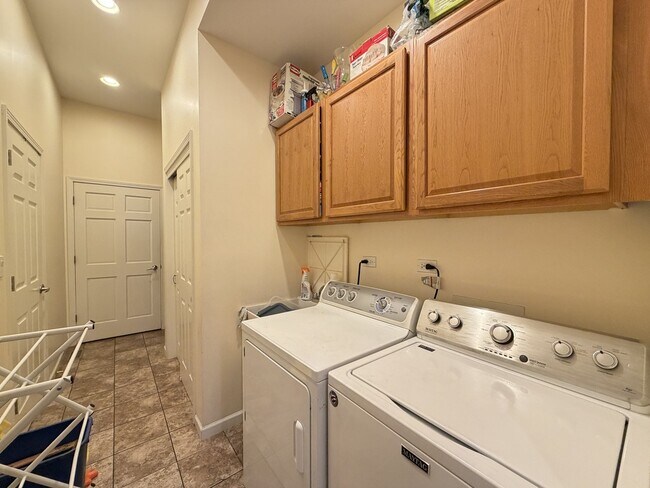 Building Photo - 1415 N Campbell Ave