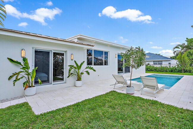 Building Photo - 310 Edmor Rd