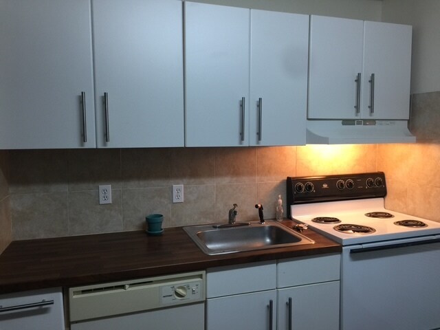 kitchen - 787 Forrest St NW