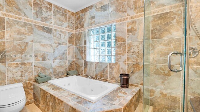 Building Photo - 623 NE 17th Way