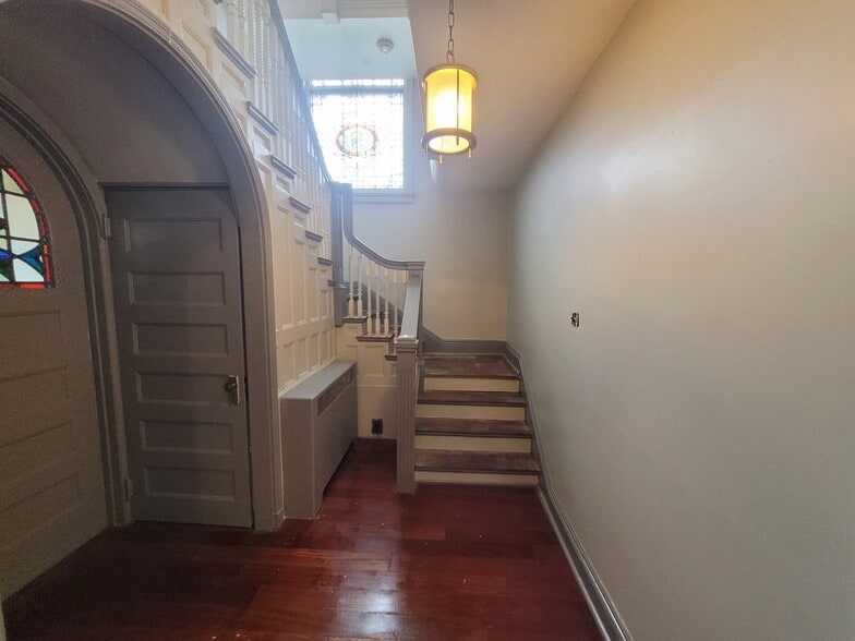 Stairs with Stained Glass - 4738 Friendship Ave