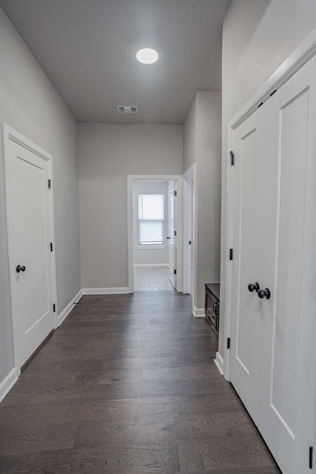 Building Photo - 3729 Alta Vis Dr