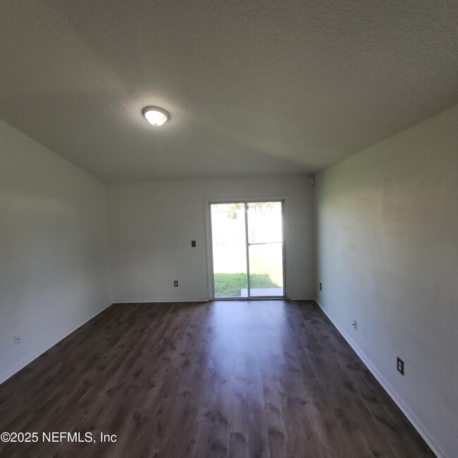 Building Photo - 15307 Bareback Dr