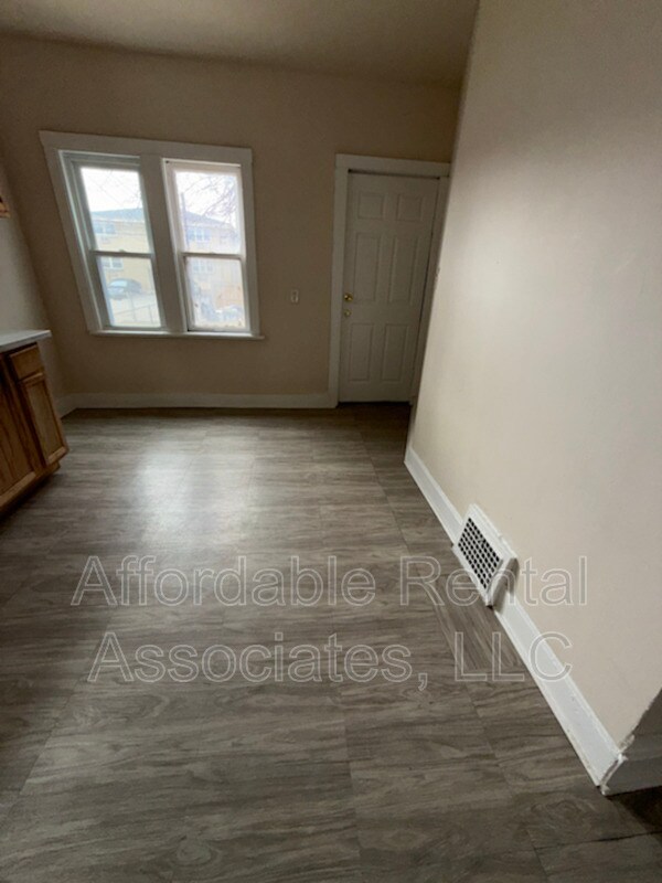 Building Photo - 2627A S 6th St