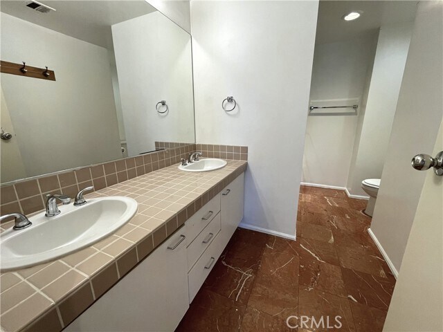 Building Photo - 525 E Seaside Way