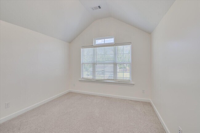 Building Photo - 720 Bancroft Dr