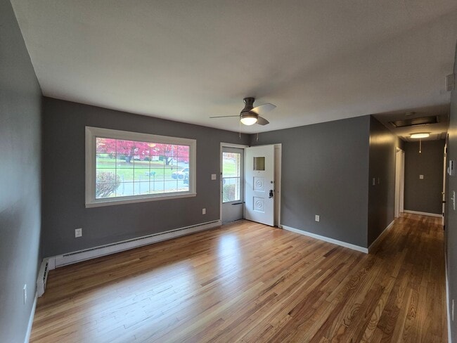 Building Photo - 1237 E Emmaus Ave