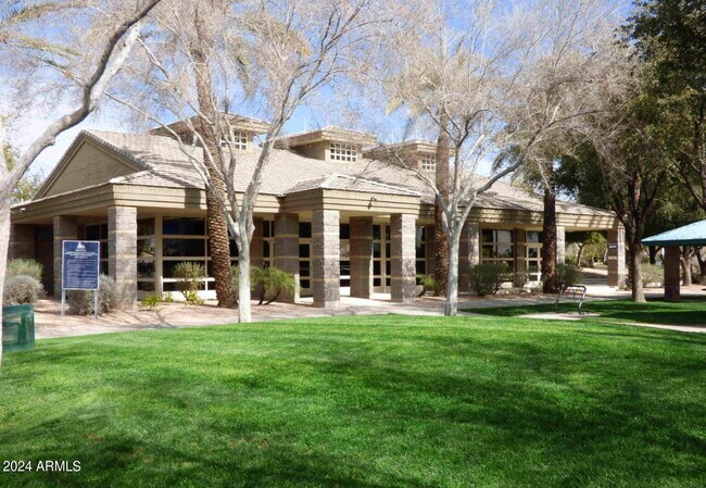 Building Photo - 1413 W Coral Reef Dr