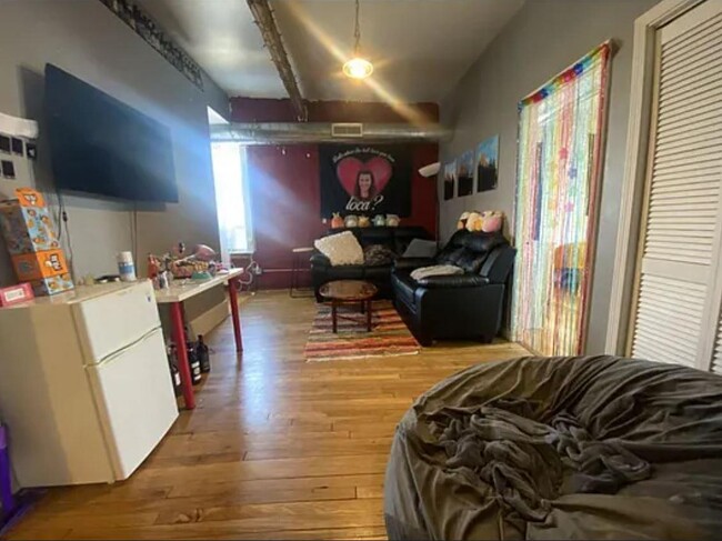 Primary Photo - 23 E Clinton St