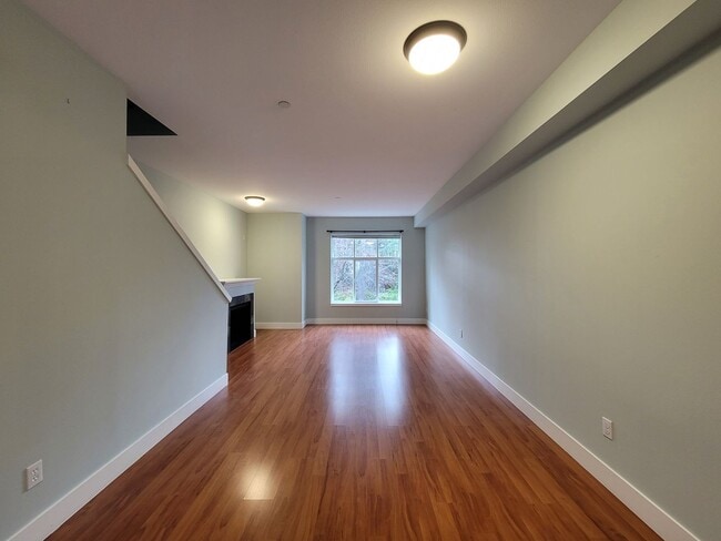 Building Photo - 22653 NE Alder Crest Ln