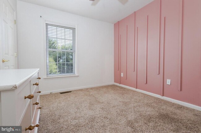 Building Photo - 103 Mummert Cir